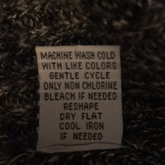 Maurice's Sweater - Picture 7 of 7